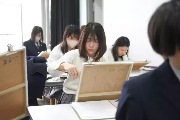 「個性を「居場所」と「実績」に変える、アート教育の新しい選択肢をつくる武蔵野学芸専門学校 ― 高い美大合格実績と多様な背景を持つ生徒への包摂性を両立」の画像