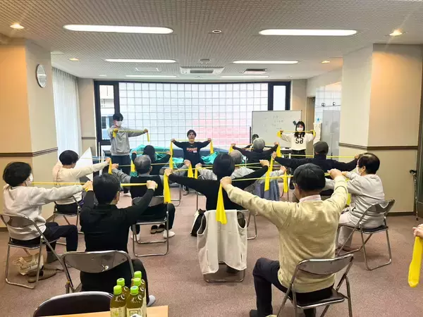 「追手門学院大学の学生らが12月18日にシニア向け運動教室「出張！健幸応援隊」を開催 ― 高齢者の孤独・孤立化とフレイル予防へ地域と連携」の画像