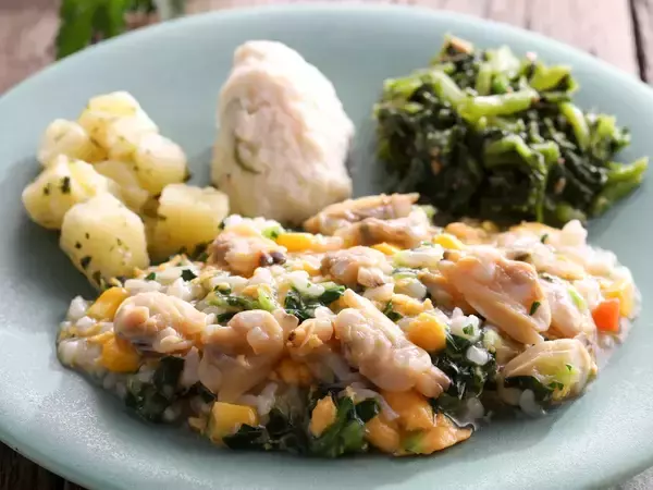 「ふんわり卵と彩り野菜で、心ほぐれる朝のひととき「やさしいクリーミーソースオムレツ」を2月6日（金）に新発売」の画像