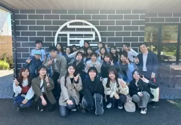 「神田外語大学×房の駅　　千葉開府900年をテーマに、桜商品の販促活動に学生が参画」の画像