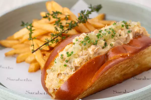 店舗限定メニューにくわえノベルティ付きコースも「サラベス BASEGATE横浜関内店」3月19日（木）グランドオープン