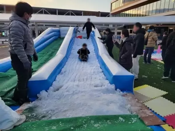 「“日本一暑いまち”伊勢崎に雪が降る！？親子で楽しめる真夏の雪あそび体験イベントを一日限定で開催」の画像