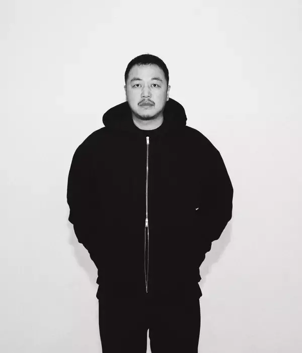 「フォトグラファー キム・ヨンジュンとアートディレクター 吉田ユニの写真展「Face to face」を4月29日（水・祝）より麻布台ヒルズ ギャラリーで開催。花をモチーフに日韓トップ俳優62名が参加。」の画像