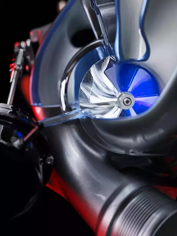 「アウディ5気筒エンジン 50周年」の画像