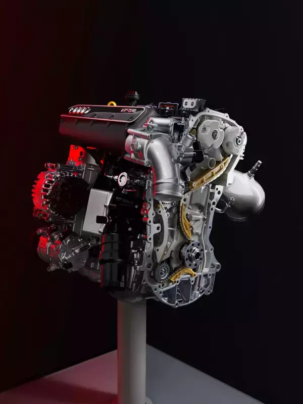 「アウディ5気筒エンジン 50周年」の画像