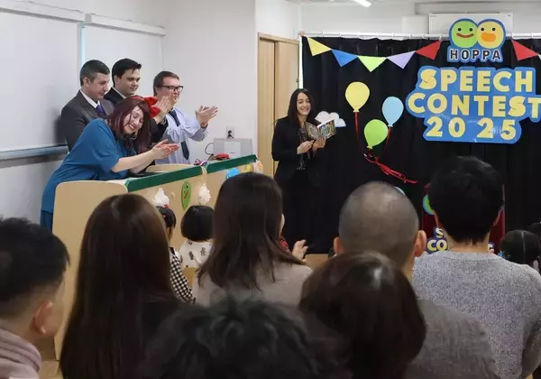 「【実施レポート】「英語で伝える」楽しさをステージで！京進のほいくえんHOPPAで初の英語スピーチコンテストを開催」の画像