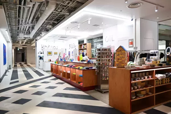 「アートのECプラットフォーム「OIL」とYouTubeチャンネル「META TAXI」によるコラボレーション展示を、六本木 蔦屋書店にて1月4日（日）より開催。」の画像