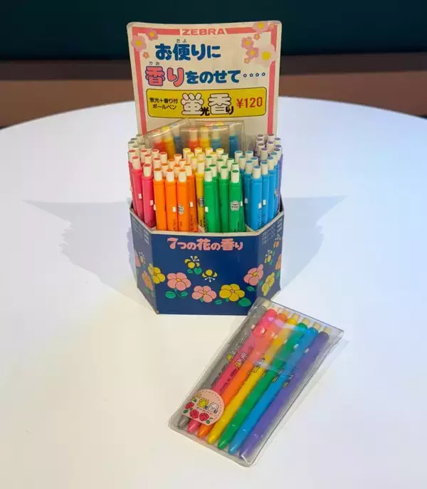 「シンプルでかわいいデザインと、フルーティーな香りがするインクで勉強もはかどっちゃう！人気の「サラサクリップ」に香りつきが限定で登場！『サラサクリップ 香りつきフルーツ』　3月6日　数量限定発売」の画像