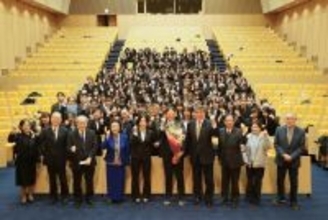 東京成徳短期大学が開学60周年を迎え、ソウルオリンピック金メダリスト、初代スポ－ツ庁長官の鈴木大地氏による記念講演会を実施。