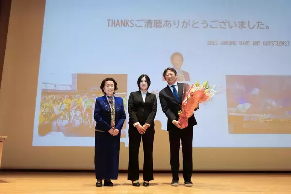 「東京成徳短期大学が開学60周年を迎え、ソウルオリンピック金メダリスト、初代スポ－ツ庁長官の鈴木大地氏による記念講演会を実施。」の画像