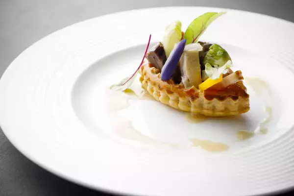 「クエなど和歌山県産食材をフレンチの感性でアレンジしたディナーコース「Seasonal Dinner Course Winter～Premium～」を発売」の画像