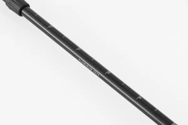 「シリーズ累計販売数約8万点「TIGORA トレッキングポール」からわずか150gスマホ並みの軽さを実現したフルカーボンモデルと軽さと丈夫さが魅力の高剛性な超々ジュラルミンモデルが登場」の画像