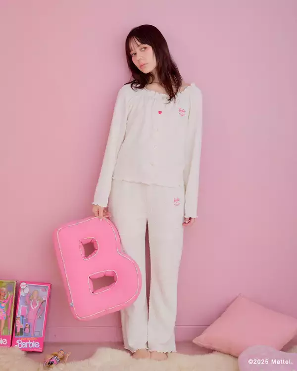 「第一弾に引き続き、ファッションブランドELLEgirl(エル ガール)が世界で人気のファッションドール“Barbie”とのコラボレーション第二弾発売中！」の画像