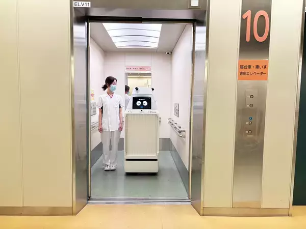 「神戸大学医学部附属病院にて、西日本初となる屋内配送ロボット「FORRO（フォーロ）」の運用を開始」の画像