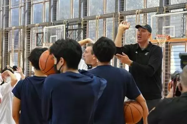「【玉川学園】往年の名選手や町田瑠唯選手などがバスケットボール・ダンスクリニックを開催。NBA「ワシントン・ウィザーズ」などを運営する米国モニュメンタル・スポーツ＆エンターテイメント社とのパートナーシップ契約調印式を10月1日に実施」の画像