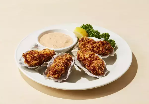 グランド・セントラル・オイスター・バー＆レストラン 品川店　期間限定サマースペシャルメニュー 「スパイシーカキフライ チポトレタルタルソース」