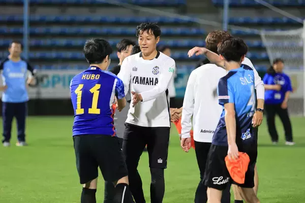 「ジュビロ磐田OB選手とヤマハ発動機社員のサッカー交流会を開催」の画像