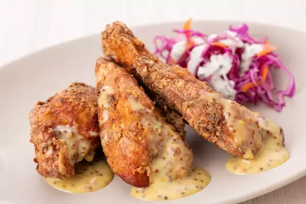 「ニューヨークレストラン「サラベス 表参道店」12月15日グランドオープン！注目の店舗限定メニューにくわえ、コースご注文でもらえるオープン記念オリジナルエコバッグがお目見え」の画像