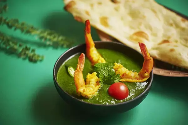 「【東京ミッドタウン日比谷】”花と魔法の祭典”「HIBIYA BLOSSOM 2026」映画『ウィキッド 永遠の約束』の世界が広がるコラボメニュー＆衣装展が決定」の画像