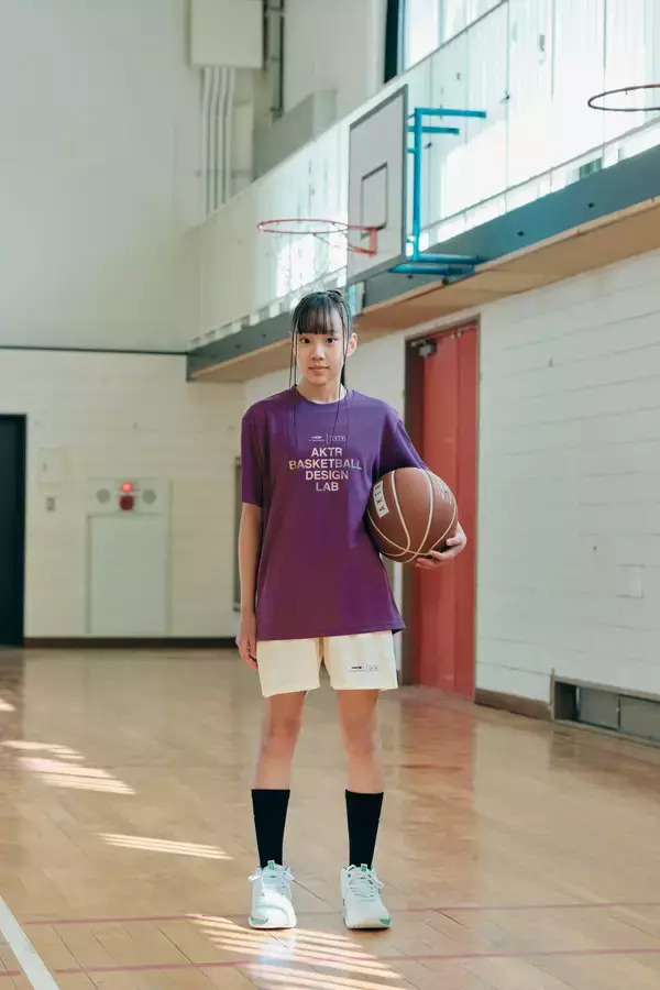 「ストリートバスケの感性と高機能が融合！「TIGORA×AKTR」2026春夏コレクション3月6日より順次発売」の画像
