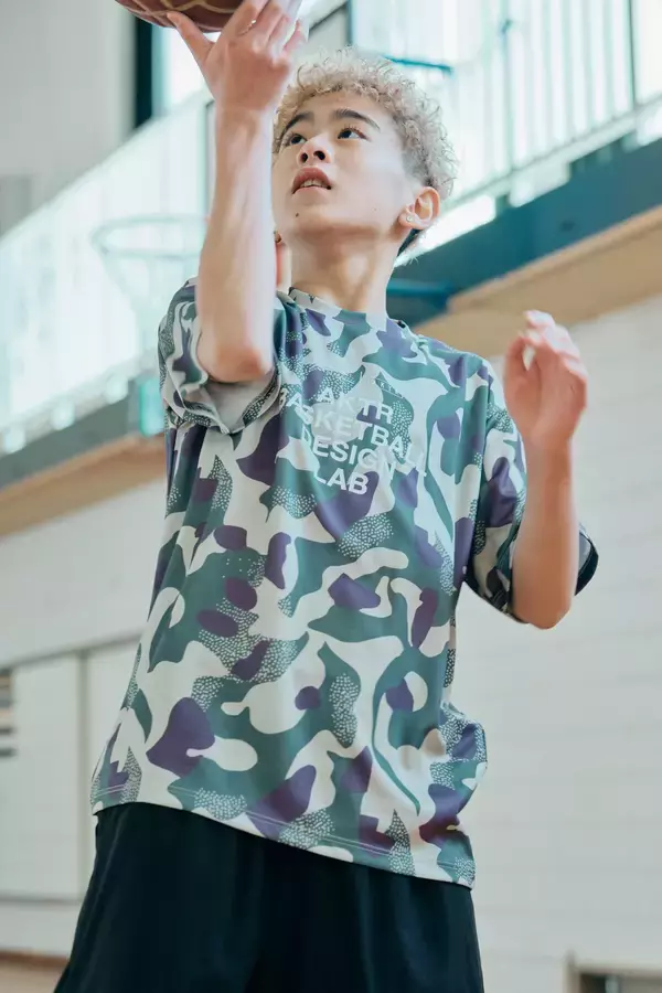 「ストリートバスケの感性と高機能が融合！「TIGORA×AKTR」2026春夏コレクション3月6日より順次発売」の画像