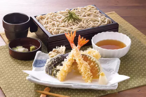 「「北海道そば・うどん」が無料で“２倍”に！４月１８日（土）より『土曜日限定ランチ』がリニューアル～「とり重・北海道そば」「あじさい・うどん」が新たにラインアップ～」の画像