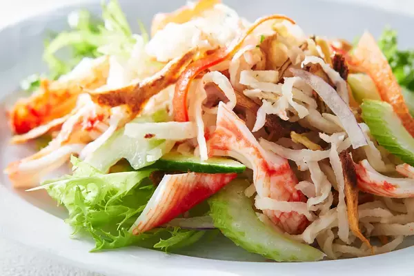 RF1 × 紀文 コラボメニュー第二弾　“SURIMI”で広がる惣菜の楽しさ　「The SURIMI」「はんぺん」を使ったサラダ＆フライ　7月16日より期間限定販売