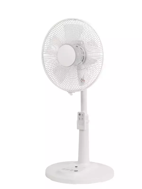 「日々のくらしに、ここちよい風を。ホコリがつきにくく静かで省エネ、ZEPEALの扇風機」の画像