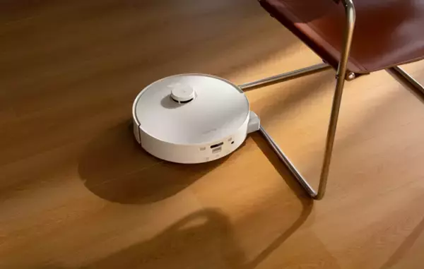 「Roborock、掃除中にモップの自動洗浄を行う「SpiraFlow™」を搭載した次世代のローラーモップ型ロボット掃除機「Qrevo Curv 2 Flow」を発表」の画像