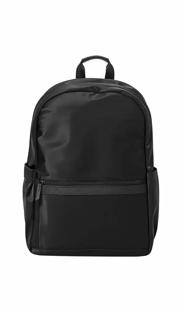 浮かせるハンモックポケットで鞄の中のサンドイッチをつぶさない　さまざまなビジネスシーンでマルチに活躍するリュックを企画