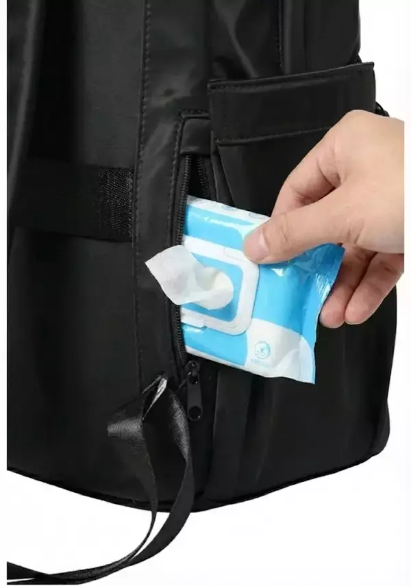 「浮かせるハンモックポケットで鞄の中のサンドイッチをつぶさない　さまざまなビジネスシーンでマルチに活躍するリュックを企画」の画像