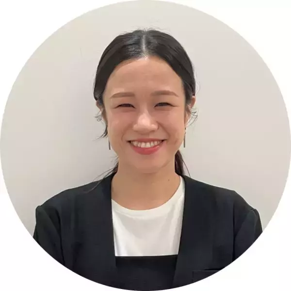 「浮かせるハンモックポケットで鞄の中のサンドイッチをつぶさない　さまざまなビジネスシーンでマルチに活躍するリュックを企画」の画像