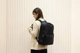 「浮かせるハンモックポケットで鞄の中のサンドイッチをつぶさない　さまざまなビジネスシーンでマルチに活躍するリュックを企画」の画像2