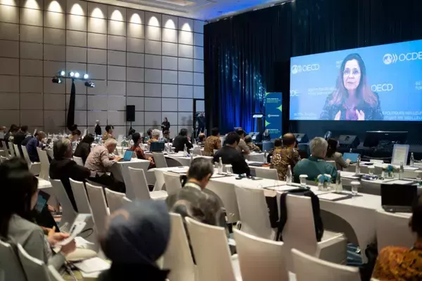 「日本女子大学建築デザイン学部の学生4名が日本建築センター主催の海外研修プログラムに参加 ― インドネシア・ジャカルタで開催された国際セミナーの運営に参画 ―」の画像