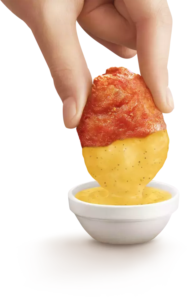 「初夏の旨辛定番が今年も登場！「スパイシーチキンマックナゲット」 2種の限定新ソース「ホットチリガーリックソース」と「ペッパーチーズソース」 5月27日（水）から期間限定販売」の画像