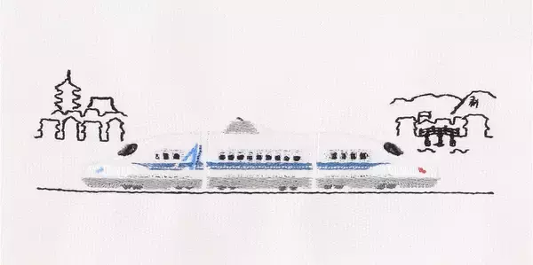 「東海道新幹線の歴代車両とドクターイエローを刺繍でデザインしたトートバッグ＆サコッシュを新発売」の画像