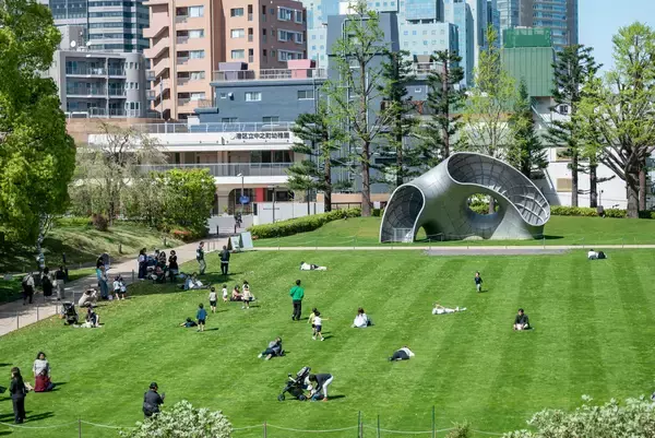 「【東京ミッドタウン】MIDTOWN OPEN THE PARK 2026 が本日スタート　新緑のもと手軽にごちそうを楽しむ「SUNNY PICNIC」」の画像