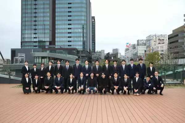 「三菱鉛筆恒例 ユニーク入社式　第19回『鉛筆けずり入社式』を実施 ～「OIMACHI TRACKSまちびらきコラボ特別企画 in TRACKS PARK」も開催～」の画像