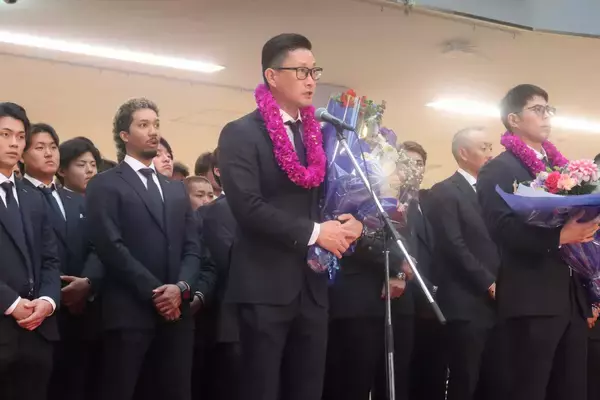 「プロ野球4球団の公式スーツを刷新！選手着用モデルの「レプリカスーツ」を洋服の青山にて数量限定で発売」の画像