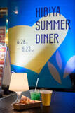「【東京ミッドタウン日比谷】「HIBIYA MID SUMMER 2026」　開催中　ランタンが灯る屋外ダイナーに夏の新メニューが登場　」の画像1