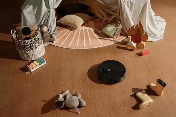 「圧倒的な吸引力により、すべてが手間いらず。Roborock、進化した水拭き性能と多機能全自動ドックを搭載したロボット掃除機「Qrevo L Pro」を発売」の画像