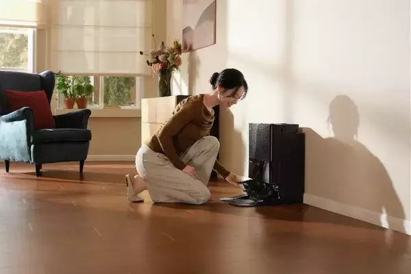 「圧倒的な吸引力により、すべてが手間いらず。Roborock、進化した水拭き性能と多機能全自動ドックを搭載したロボット掃除機「Qrevo L Pro」を発売」の画像