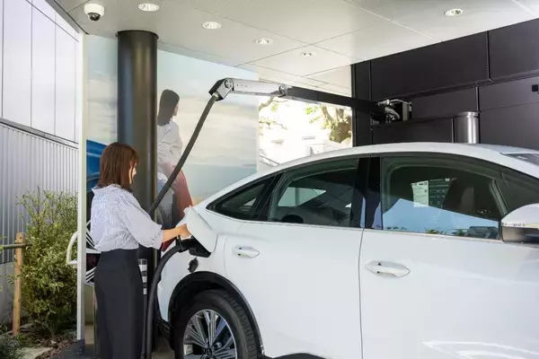 「アウディ、国内2拠点目となるAudi charging hub芝公園をオープン　4月24日午前9時よりサービス提供開始　急速充電をより使いやすく、よりプレミアムに」の画像