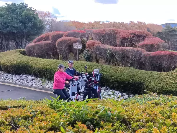 「100台のフェアウェイ乗入れ一人乗りカート「G-CART」をホウライカントリー俱楽部が導入」の画像