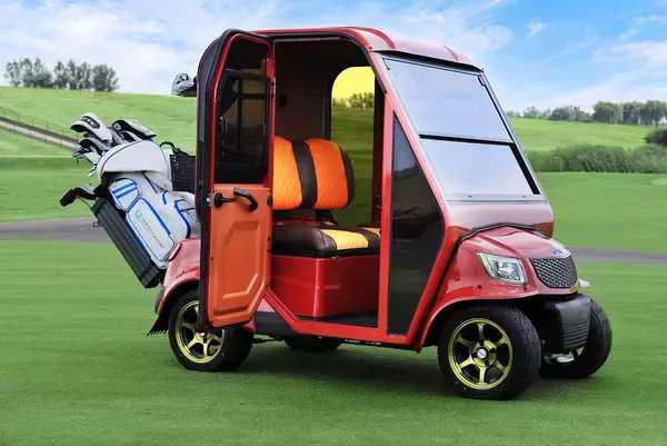「冷気を逃がさない“ドア付きカート”で夏でも快適プレー　　国内初！※オリンピアオリジナル「AirCon Cart（エアコンカート）」導入　|　ＰＧＭ」の画像