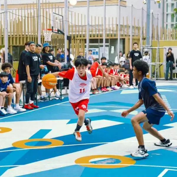 「PASS FOR THE FUTURE　～未来のスターたちが集う、原点の公園バスケ～　スポルディングがオフィシャルゲームボールをサプライするLOVE GAME by go parkey開催　」の画像