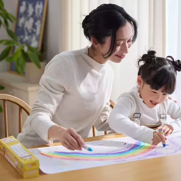 「のびのびと好きな長さで描ける「おえかきロール」と整理しやすい「バインダー式おえかきちょう」の2商品を新発売！」の画像