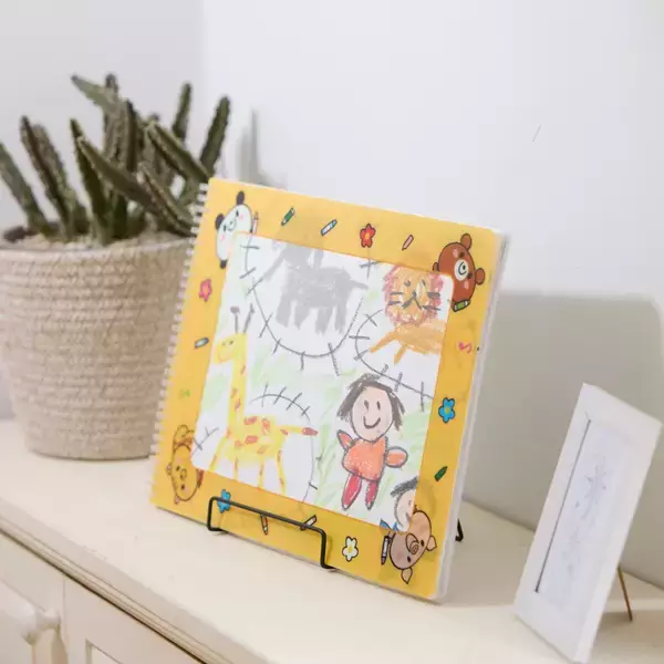 「のびのびと好きな長さで描ける「おえかきロール」と整理しやすい「バインダー式おえかきちょう」の2商品を新発売！」の画像