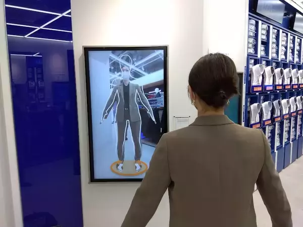 「新コンセプト店舗『AO+（アオヤマプラス）』が東京都八王子市に誕生Z世代に向けて7つのデジタル技術を駆使」の画像