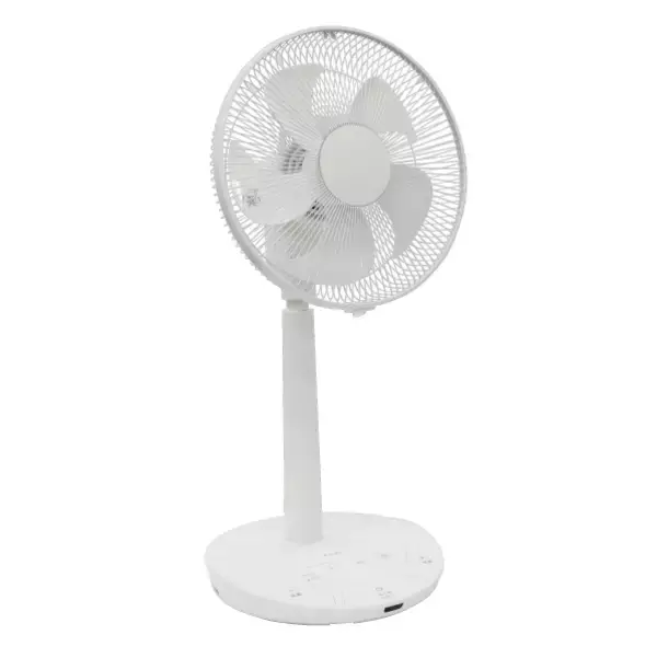 「立ったまま足元でらくらく操作。e angle「足元タッチ扇風機」を新発売」の画像